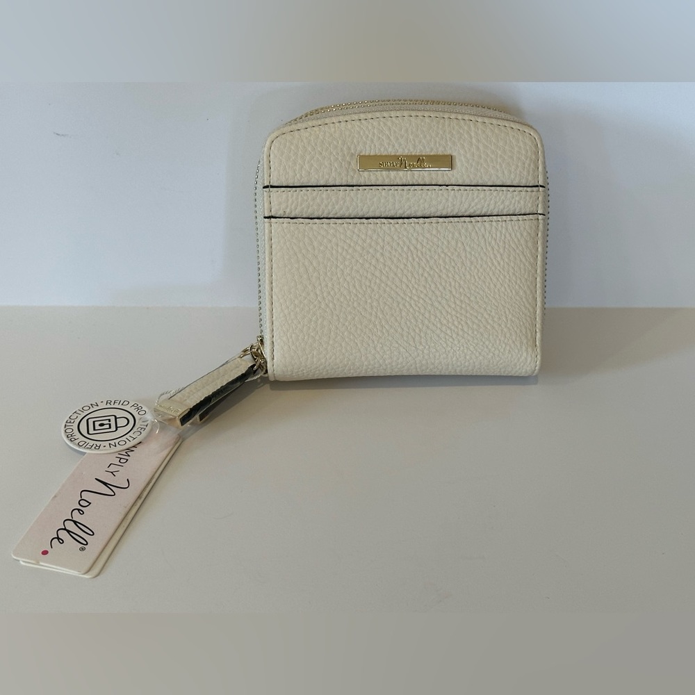 Simply Noelle Wallet and card holder
